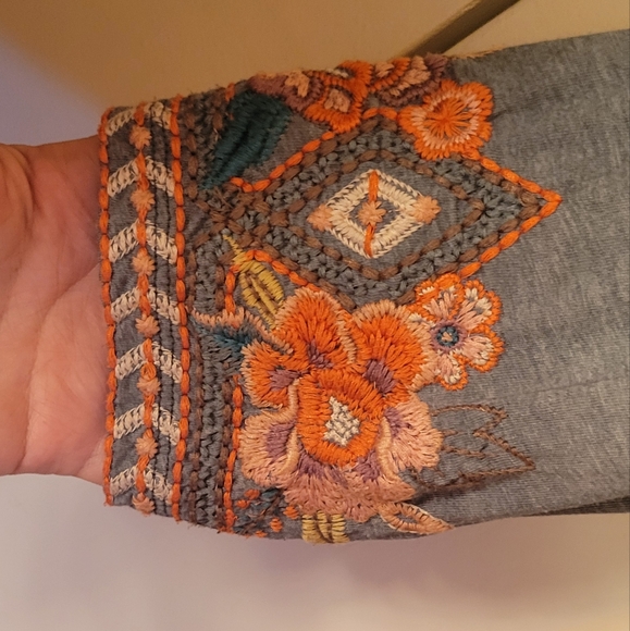 Johnny Was Embroidered Top - Picture 4 of 5